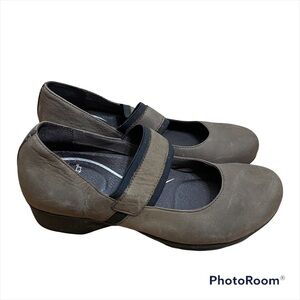 Dansko Mary Jane Clog Heels Shoes Sz 39 Leather Women’s